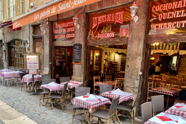 Les Pav S De Saint Jean Bouchon Lyonnais Lyon