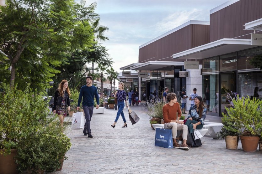 Shopping Tours - Rock Village - Viladecans The Style Outlets