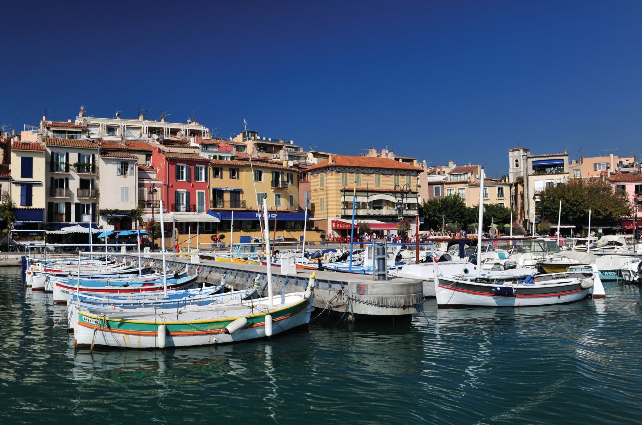 Cassis, grape harvest and gastronomy in the heart of the calanques ...