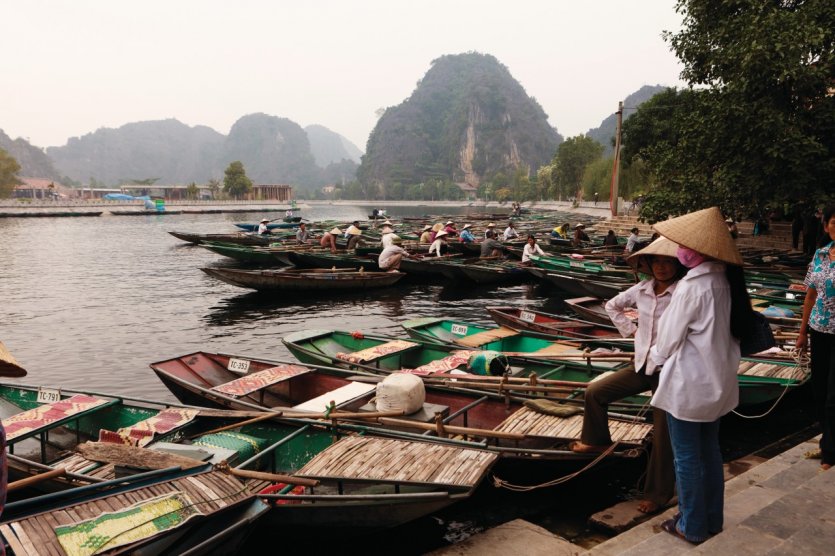 <p>Les quais de Tam Coc permettent d'accéder au fleuve Hoang Long.</p>