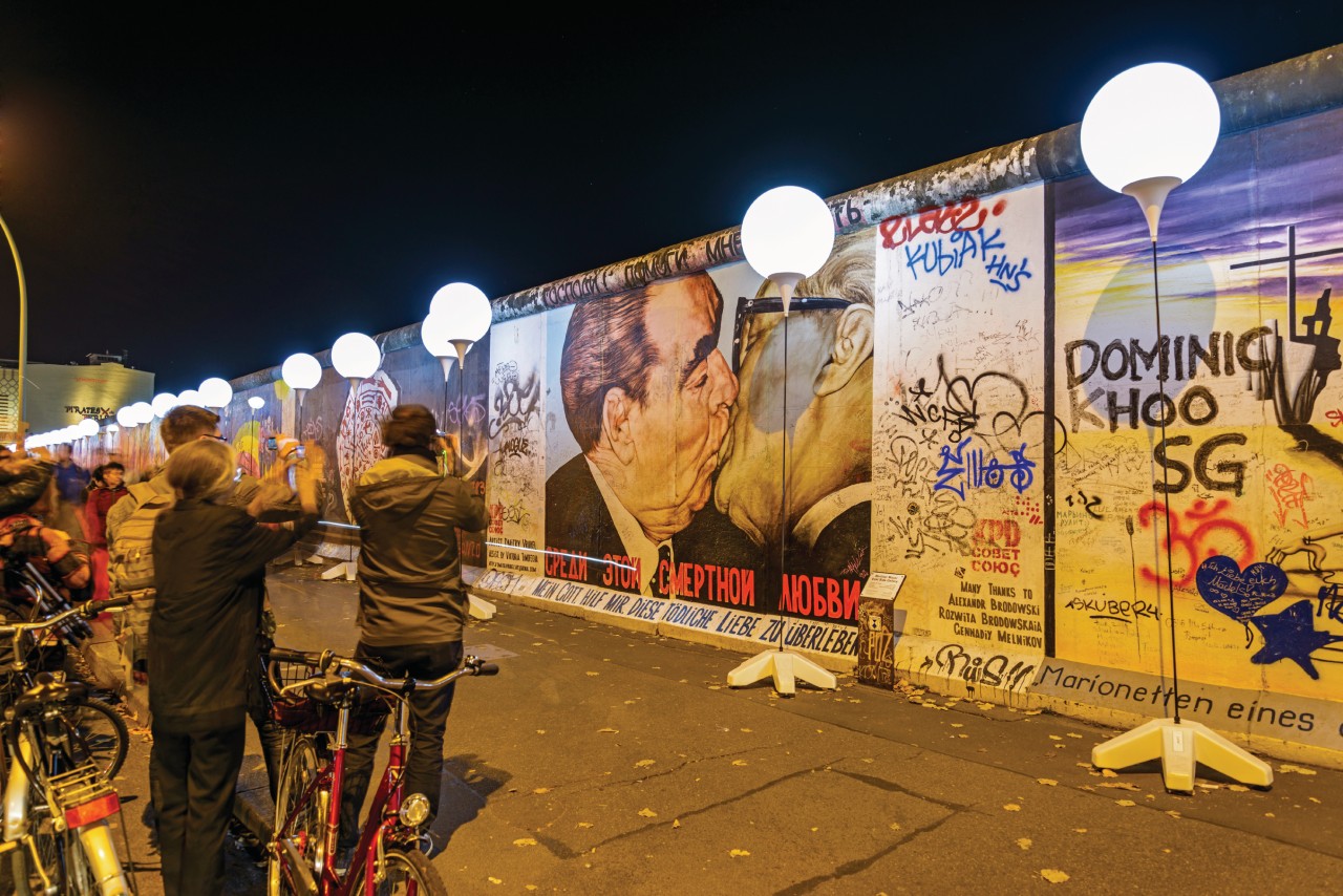 28ème anniversaire de la chute du mur de Berlin.