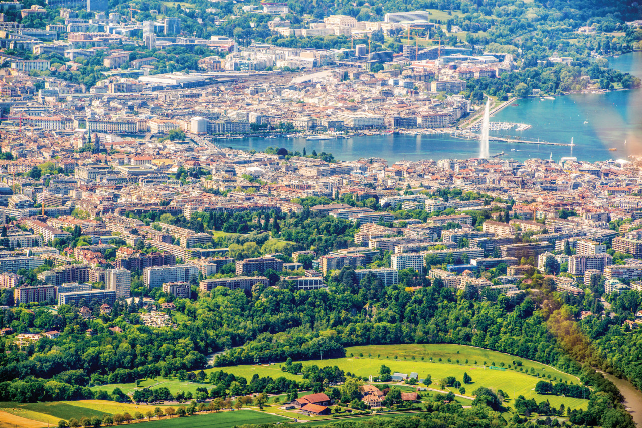 Vue sur Genève depuis le Mont Salève, aussi appelé le Balcon de Genève.