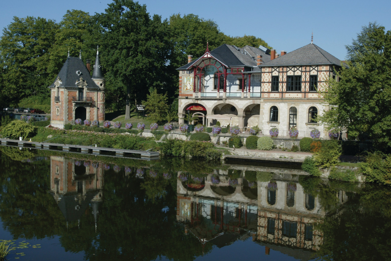 Le casino de Sarreguemines et la rivière de la Sarre