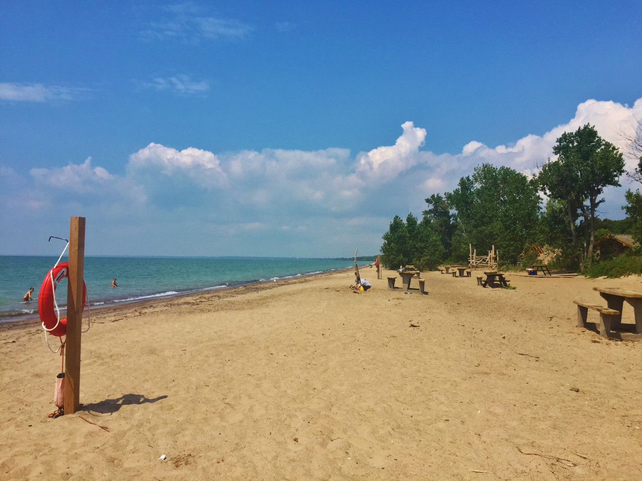 <p>Plage sur les rive du lac Érié au parc national de la Pointe-Pelée.</p>