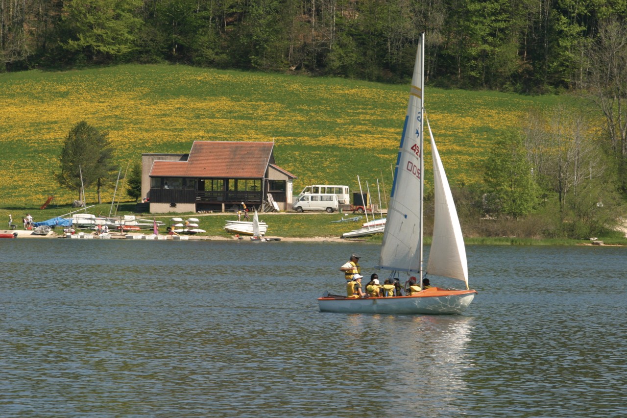 Voile sur le lac de Malbuisson