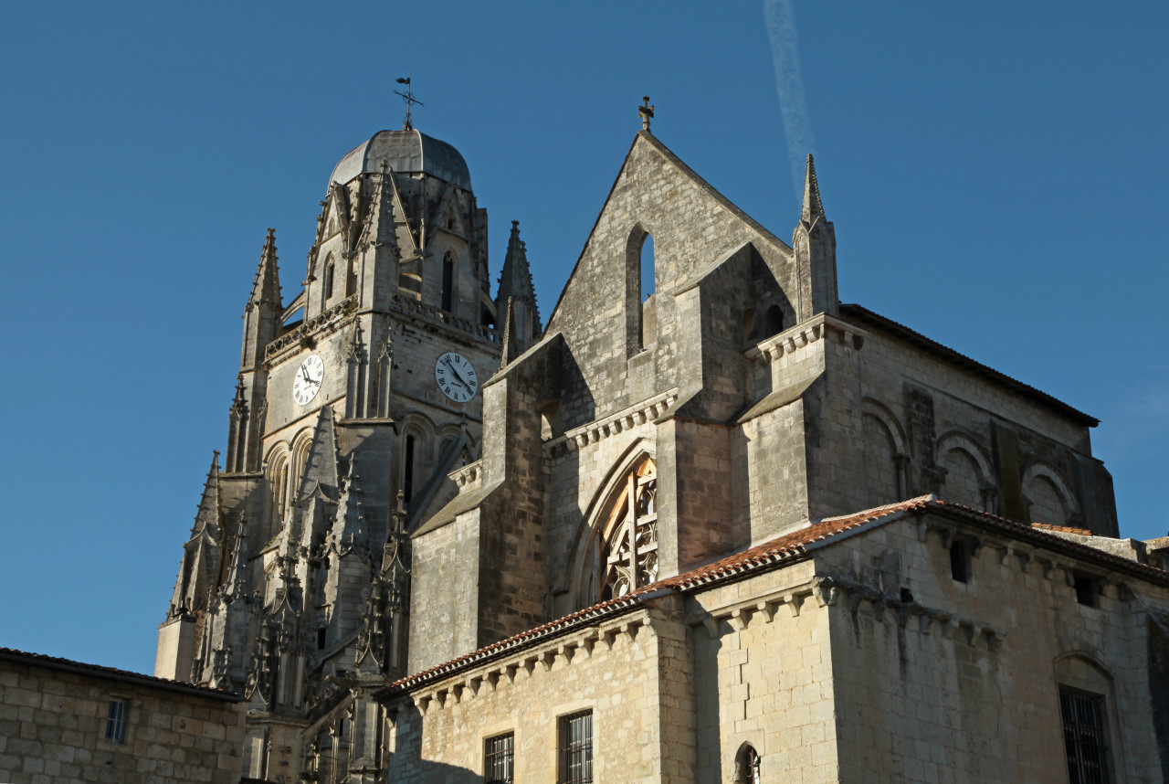 Cathédrale Saint-Pierre de Saintes.