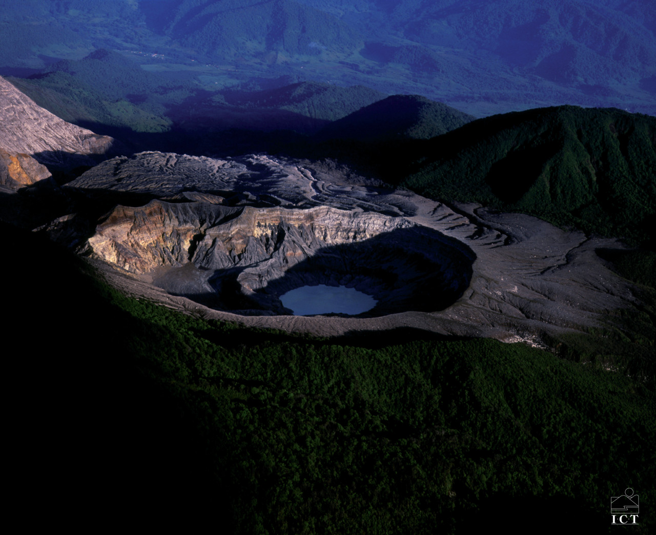 Cratère dans le Parc National du Volcan Poás