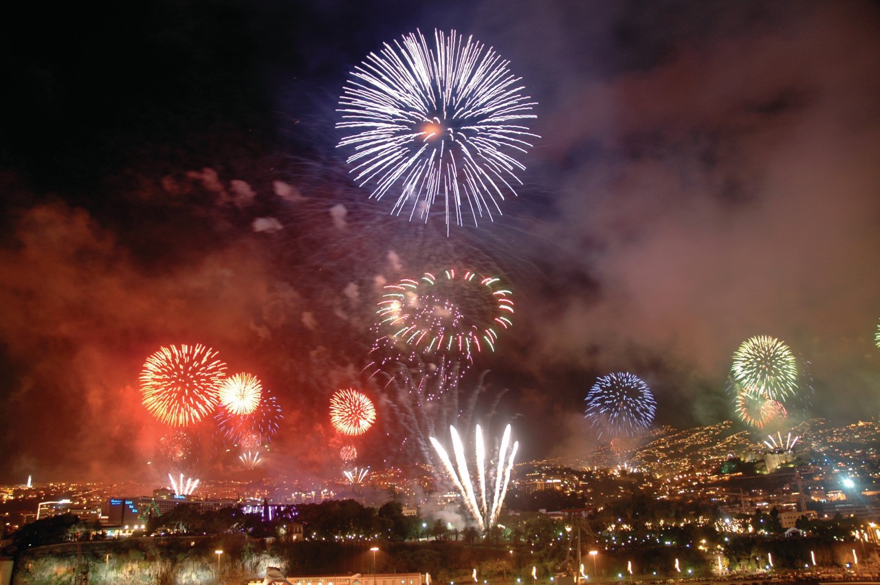 Feu d'artifice du Nouvel An sur l'île de Madère.