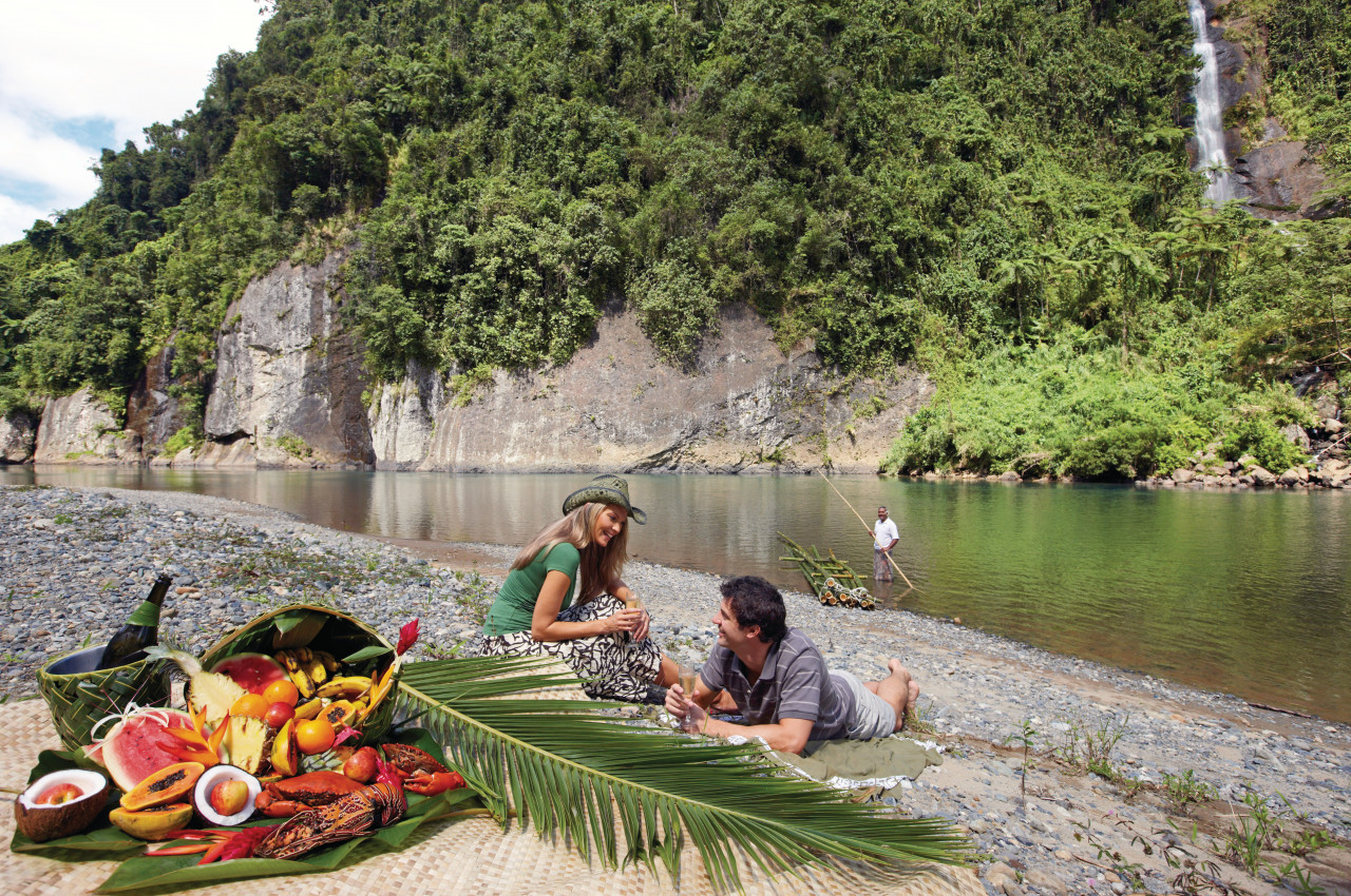 Picnique exotique près de la Navua River.