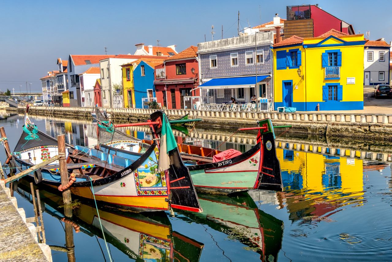 Les très colorés bateaux moliceiro d'Aveiro