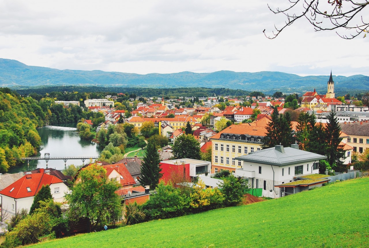 Vue panoramique sur Novo Mesto.