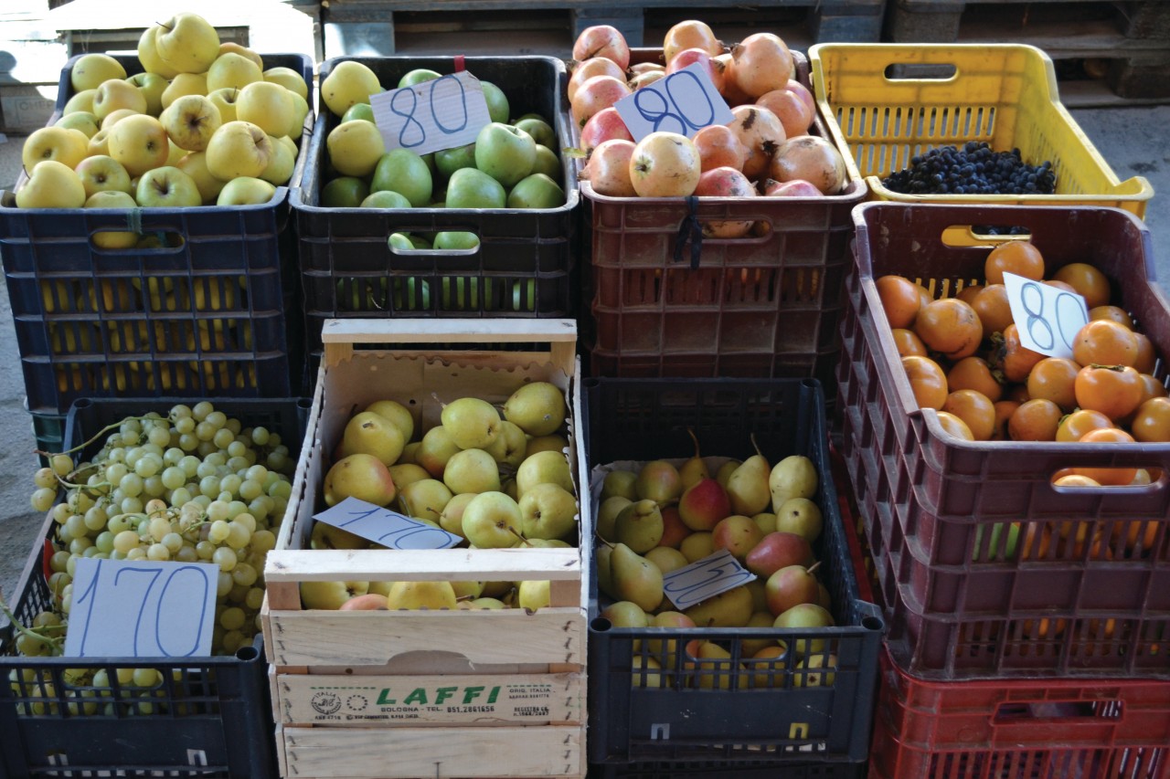 Légumes au marché de Fier.