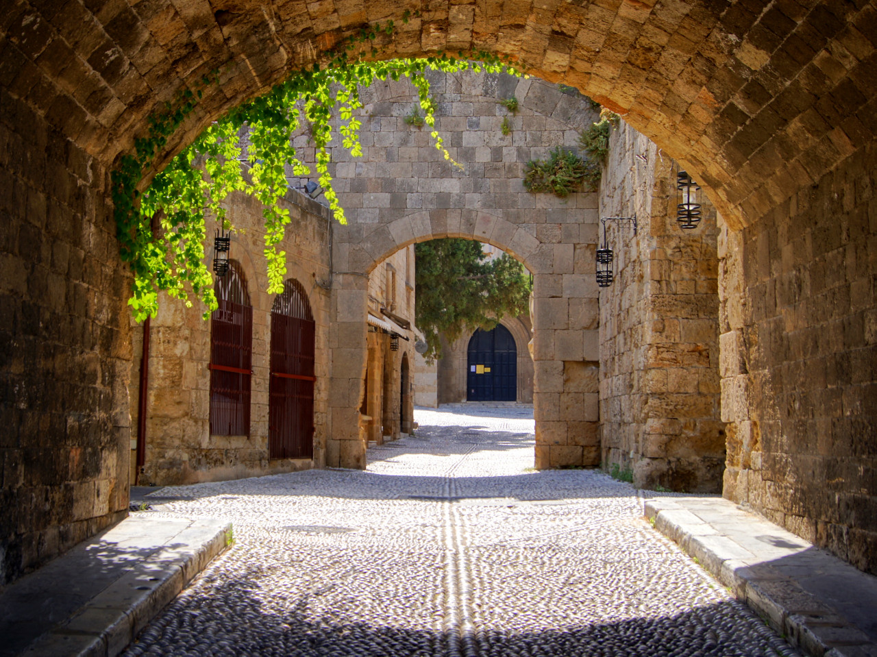 Arche médiévale dans la vieille ville de Rhodes.